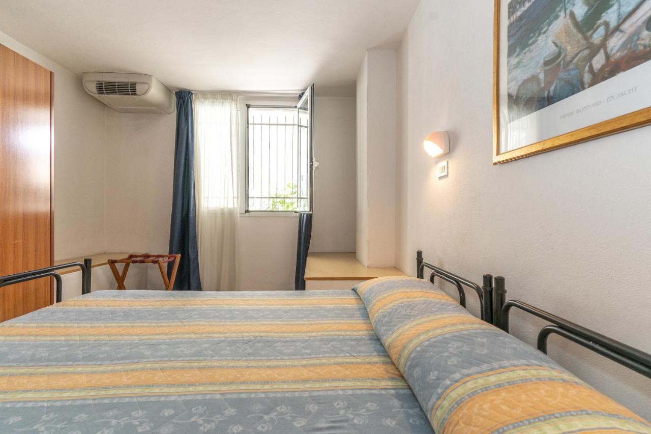 Hotel Villa Isola ريميني المظهر الخارجي الصورة